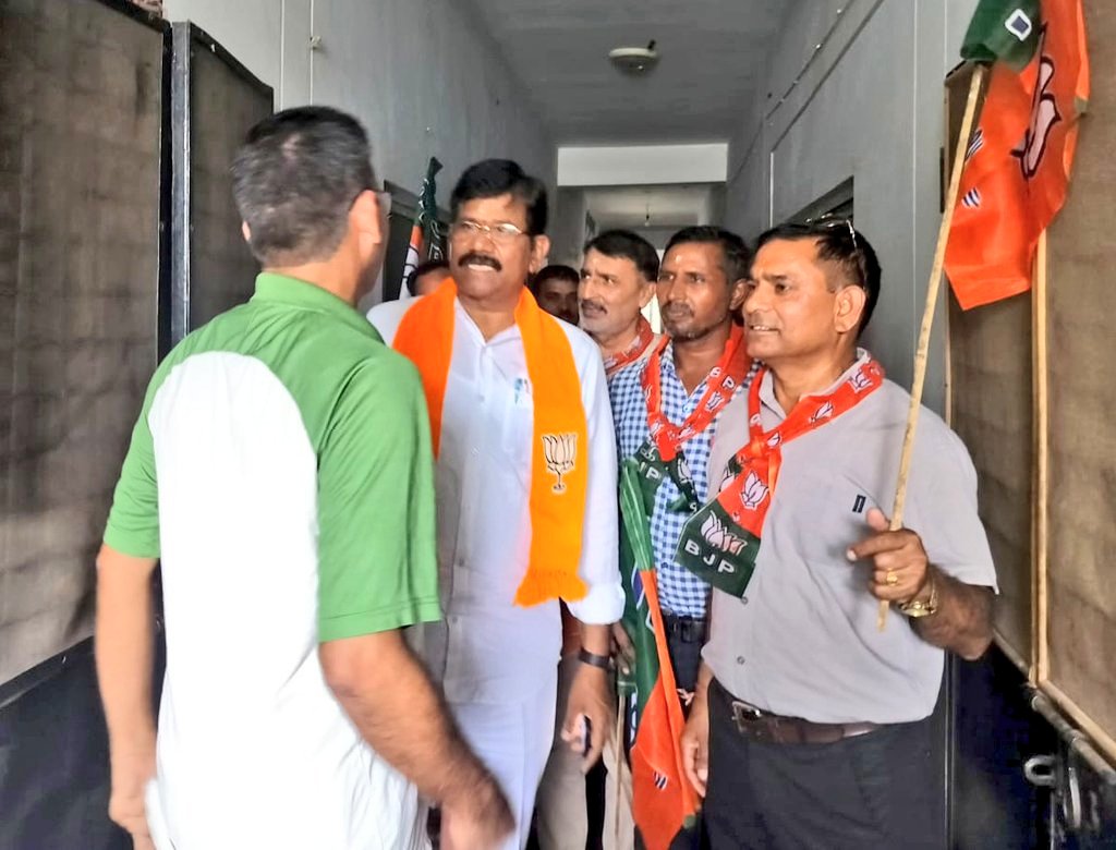 voiceofexarmy's tweet photo. #VoiceOfExServiceMen
#GopuRamanaReddy
#VoteForBJP🪷
#MalkagiriAssembly 
Gopu Ramana Reddy Ji (BJP State Convenor Ex-ServiceMen Cell) has done Door to Door campaign in support of BJP🪷
@JPNadda @narendramodi @rajnathsingh @AmitShah @BSYBJP @sarbanandsonwal @drlaxmanbjp @drsudhayadavBJP @byadavbjp @Dev_Fadnavis @VanathiBJP @OmMathur_bjp @ILalpura @BJP_DrJatiya @kishanreddybjp @blsanthosh @bandisanjay_bjp @Eatala_Rajender @aruna_dk @sunilbansalbjp @tarunchughbjp @ReddySudhakar21 @ArunSinghbjp @PrakashJavdekar  @mansukhmandviya @Arvindharmapuri @RaghunandanraoM @Ramana4663 @DefenceMinIndia @pmbjppmbi @PMOIndia @adgpi @BJP4India @BSF_India @DefenceOp @myogiadityanath @DrTamilisaiGuv @BJP4Telangana @HMOIndia