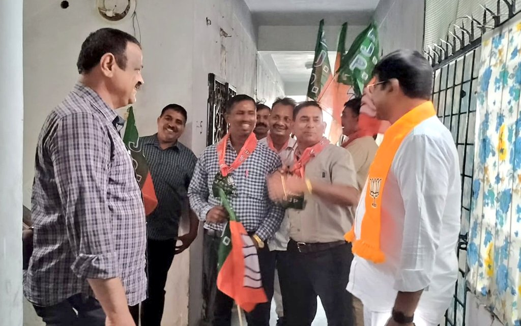 voiceofexarmy's tweet photo. #VoiceOfExServiceMen
#GopuRamanaReddy
#VoteForBJP🪷
#MalkagiriAssembly 
Gopu Ramana Reddy Ji (BJP State Convenor Ex-ServiceMen Cell) has done Door to Door campaign in support of BJP🪷
@JPNadda @narendramodi @rajnathsingh @AmitShah @BSYBJP @sarbanandsonwal @drlaxmanbjp @drsudhayadavBJP @byadavbjp @Dev_Fadnavis @VanathiBJP @OmMathur_bjp @ILalpura @BJP_DrJatiya @kishanreddybjp @blsanthosh @bandisanjay_bjp @Eatala_Rajender @aruna_dk @sunilbansalbjp @tarunchughbjp @ReddySudhakar21 @ArunSinghbjp @PrakashJavdekar  @mansukhmandviya @Arvindharmapuri @RaghunandanraoM @Ramana4663 @DefenceMinIndia @pmbjppmbi @PMOIndia @adgpi @BJP4India @BSF_India @DefenceOp @myogiadityanath @DrTamilisaiGuv @BJP4Telangana @HMOIndia