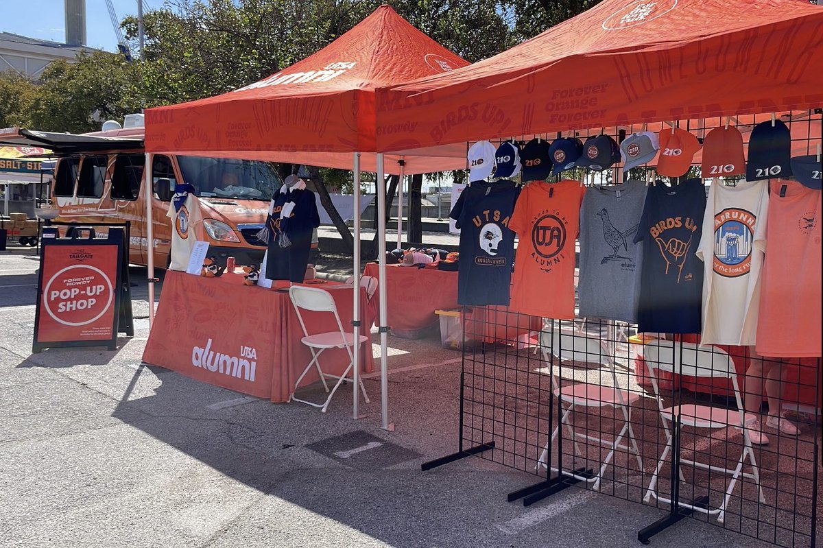 UTSAAlumni's tweet image. Pop in to our Pop-Up Shop!! Tailgate starts at 4pm!!
