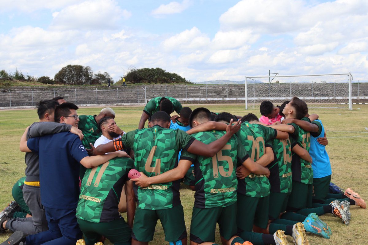 04DunamisFC's tweet photo. Dando vida a nuestro fútbol profesional 🇲🇱🔜 orgullosamente en OCTAVOS DE FINAL del #ascensoecuador #rumboaprimera @ecuabetoficial 

Gracias por el apoyo desde las gradas, lo dejaremos TODO en la cancha por nuestros colores y la provincia 

EL ÚNICO/CAMPEÓN Poderoso 04 https://t.co/v6wKFUWuAr