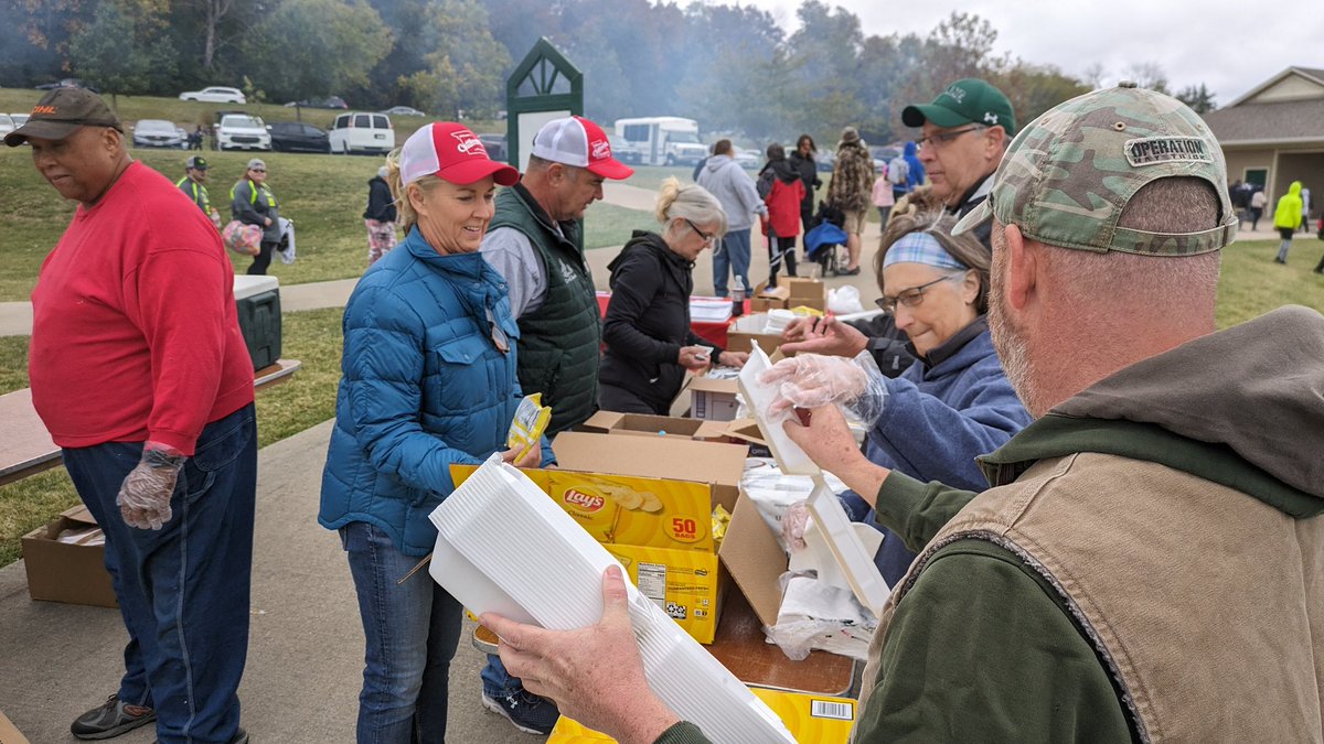 FirstLadyKehoe's tweet photo. Thank you to all of the volunteers who helped us serve #MOBeef to @SOMissouri athletes and families today! https://t.co/MV1XTU87tG