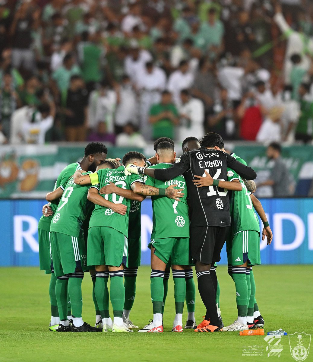 8sal8's tweet photo. #الاهلي
كنت اتمني الفريق يلعب مباراة ودية
قبل مباراة
#الاًهلي_الوحده https://t.co/8HC43wTuaZ