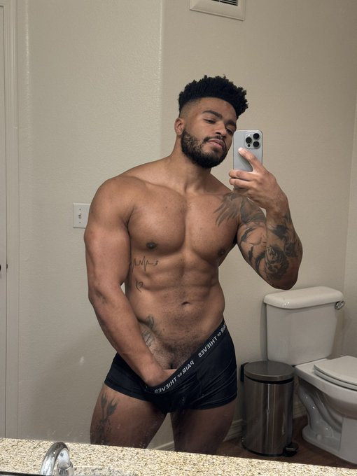 I think I&rsquo;ll play with myself https://t.co/QOVrFZF6xa