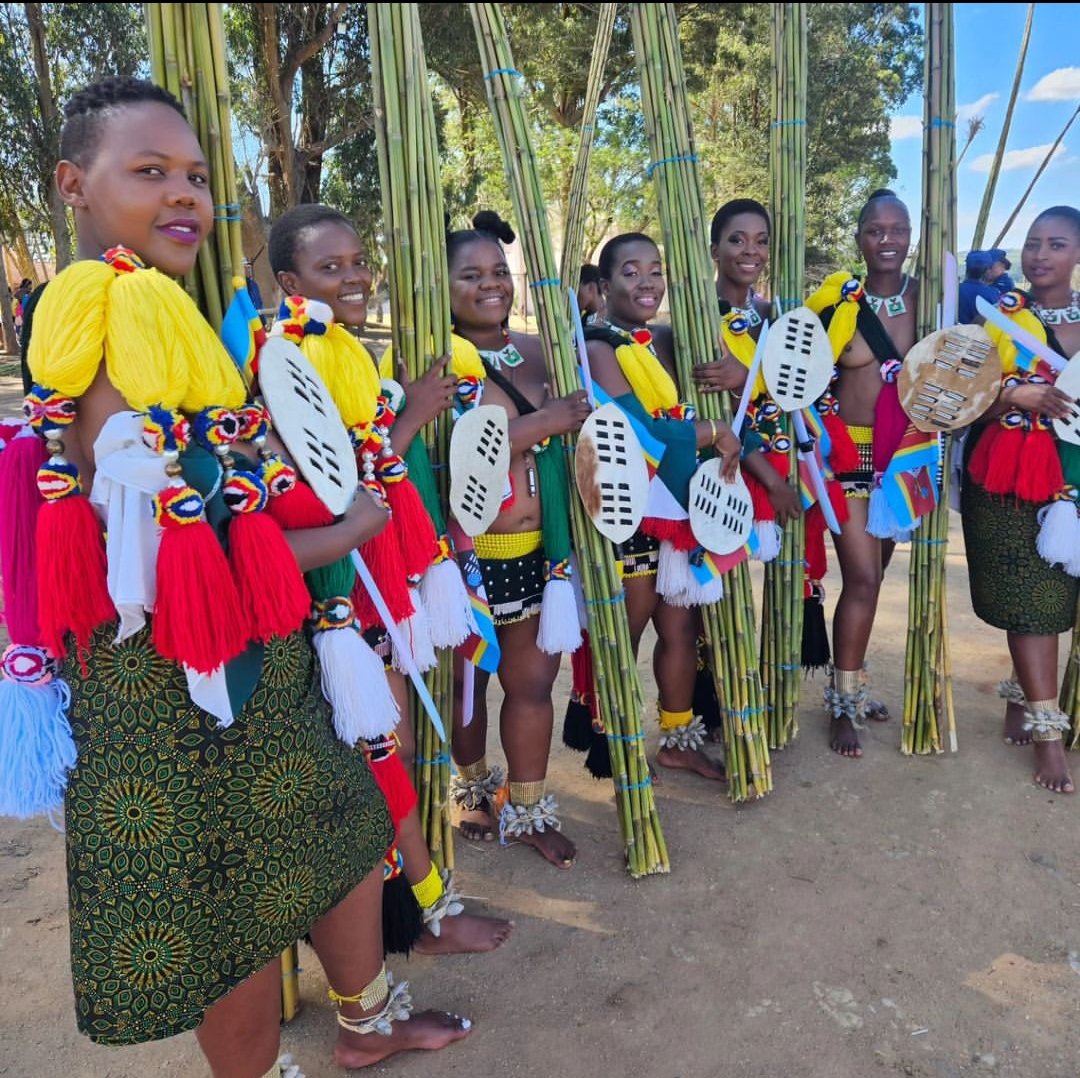 BuhleBakaNgwane's tweet photo. Sekunjalo! 🤩😍
Imbali at Mbangweni Royal Residence
Shiselweni Umhlanga 2023🤩😍🤩
📸: @eswatinitourism
#kwasa #imbali #eswatini #TiniX #TiniTwitter https://t.co/NptLMSeHlW
