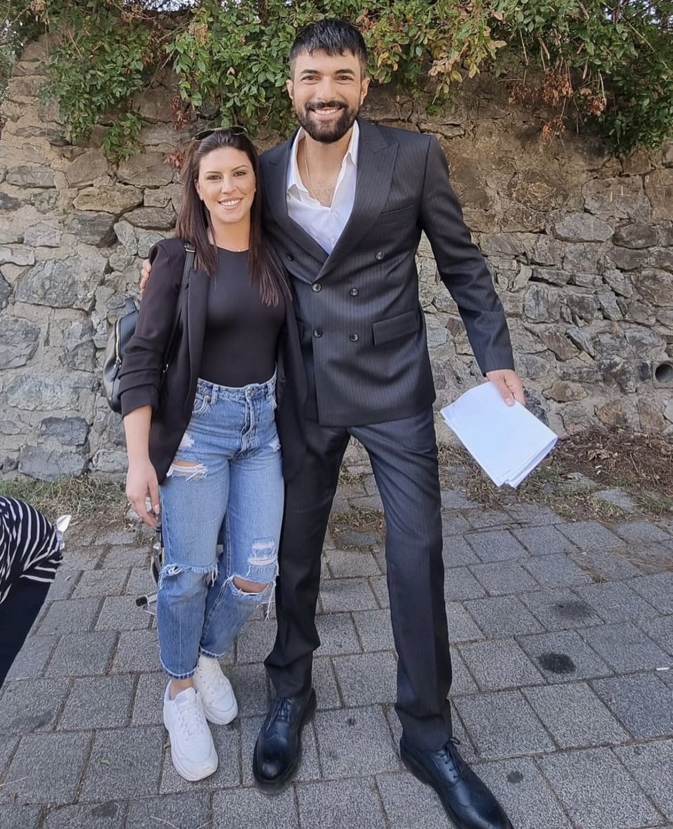 EnginGeoFans's tweet photo. 14.10.2023 Set 🍒🧿❤️‍🔥❤️💣#EnginAkyürek #AdımFarah #Tahir #TahirLekesiz https://t.co/6eMDGWx4s9