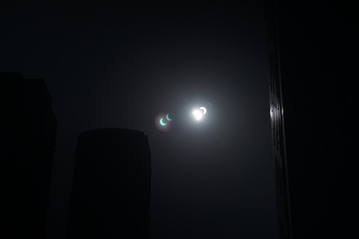 darrenreely's tweet photo. Eclipse from L.A. https://t.co/H1TVqSfRgu