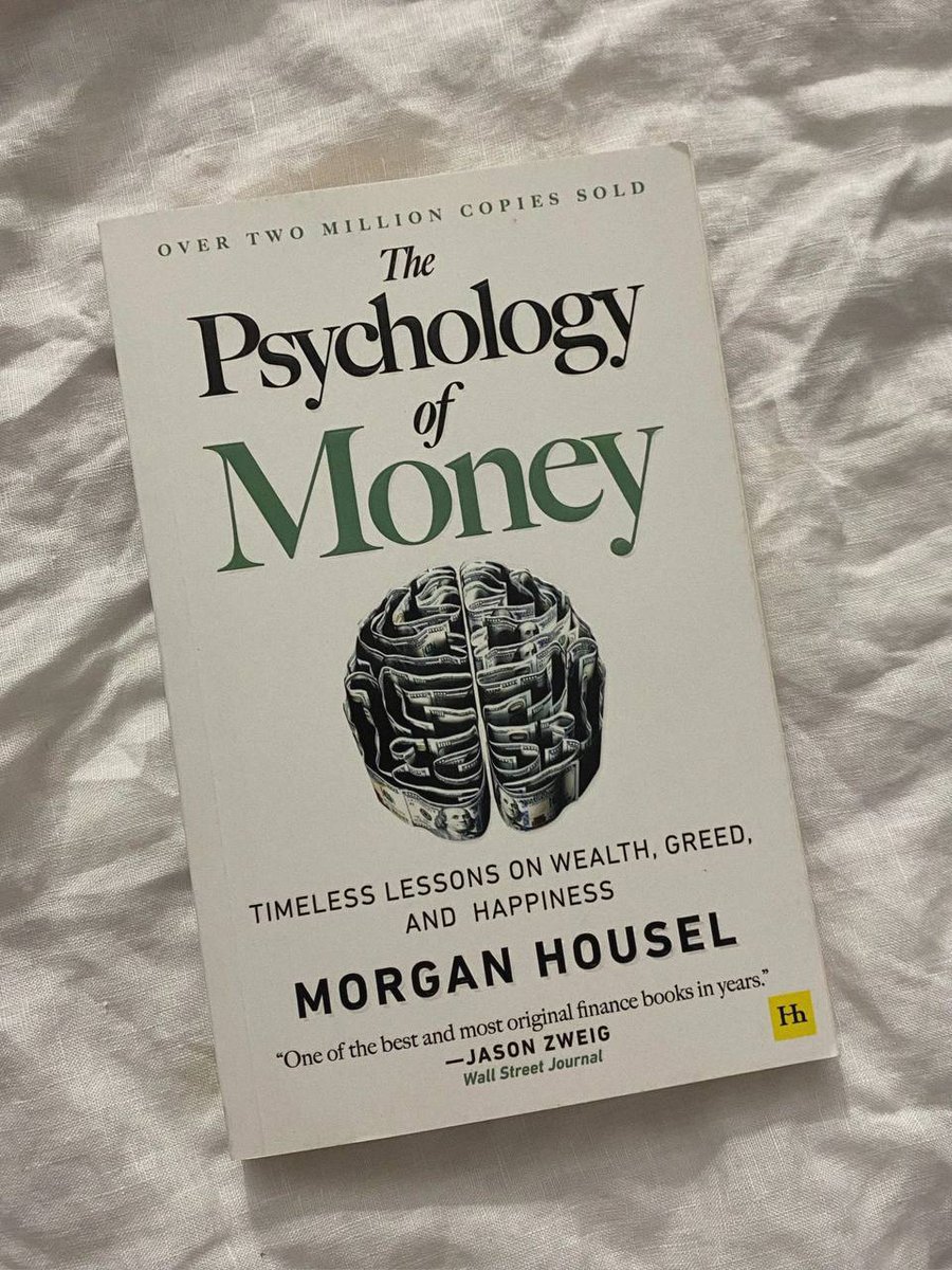 Filomena082's tweet photo. Reading the books make me a perfect life and reading the books is one of my favorite thing in life. https://t.co/AGzkPVHpmZ