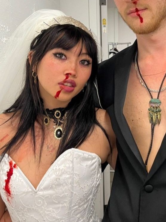 thinkerbea's tweet image. beabadoobee halloween 👻