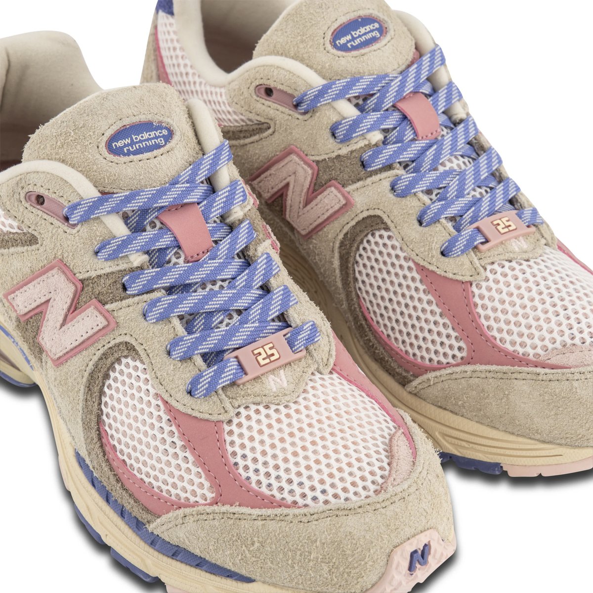 houseofheat's tweet photo. HYPE DC x New Balance 2002R “Native Dynamics” 🇦🇺🦘

📆 OCT 20: https://t.co/B7BpNKSfEH https://t.co/KFbExEVO8f