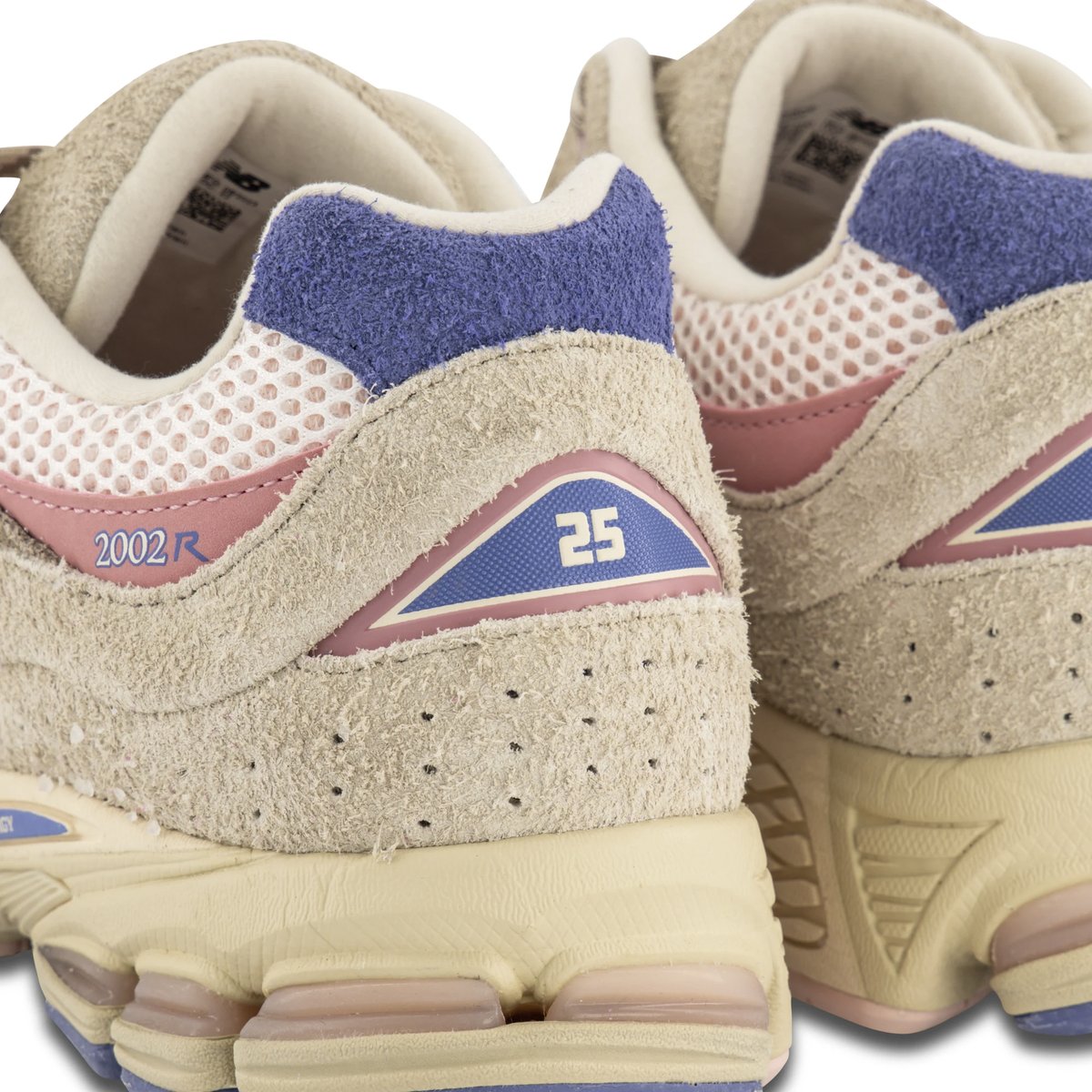 houseofheat's tweet photo. HYPE DC x New Balance 2002R “Native Dynamics” 🇦🇺🦘

📆 OCT 20: https://t.co/B7BpNKSfEH https://t.co/KFbExEVO8f