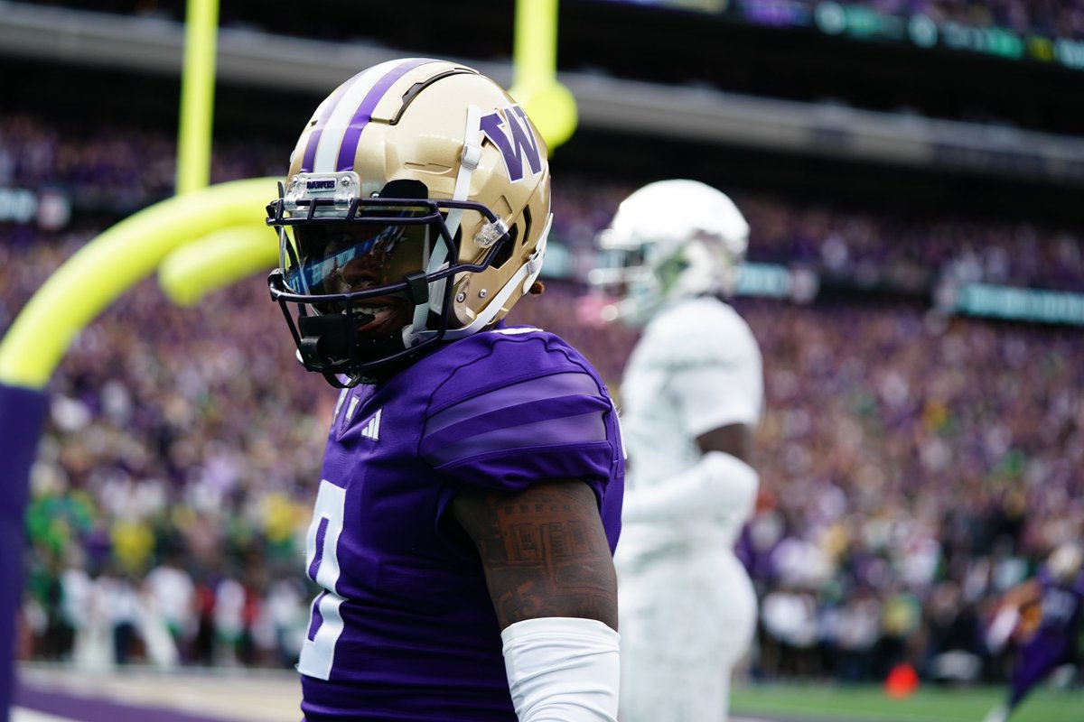 UW_Football's tweet photo. WELCOME BACK @gfivehimm 🚨☔️🔥 https://t.co/RRxK2HgOiU