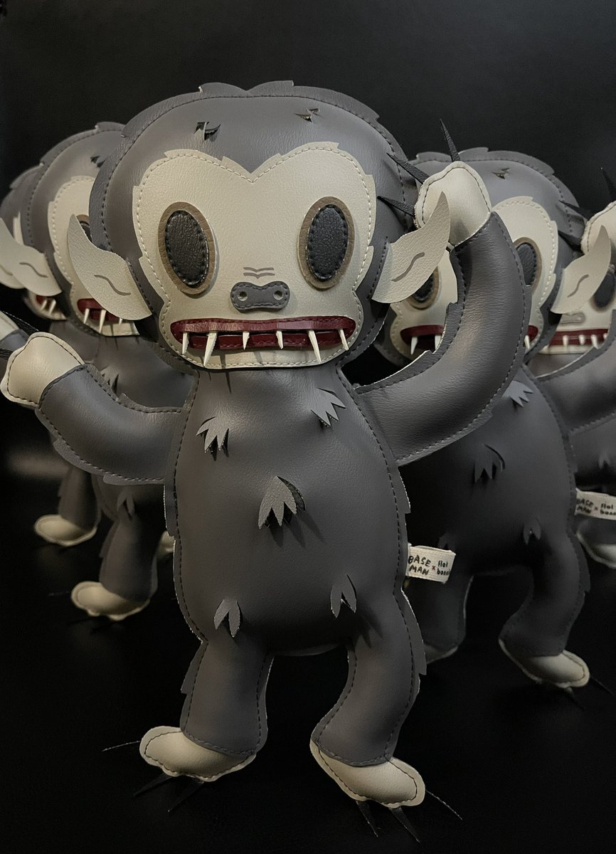 Flat Ahwroo is OUT!!
Get him before he gets you!!
Only 50 signed &amp; numbered!
<a href="/FlatBonnie/">Flat Bonnie</a> 
garybaseman.com/product/flat-a…