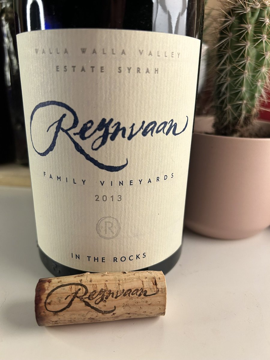 SteveKubota's tweet photo. About last night, lamb meatball pasta.@reynvaanwine #InTheRocks #Syrah a perfect match. Sipping the #Fourchaume as sauce simmered was divine 🍷💜😋  @wild4wawine @GrnLakeGirl @SeagreenWench @RoebuckSteve1 @rr_pirate @cynthia_hayes @2002Vinos @suziday123 @SuzyQlovesWine @ccatmpt https://t.co/VifBd43NpS