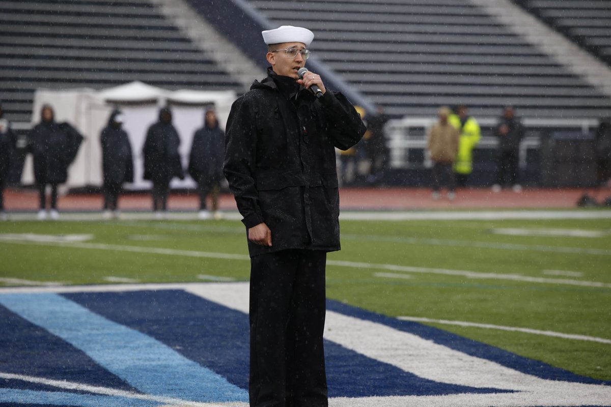 A special thank you to Musician Second Class Holden Moyer, US Navy for performing today’s national anthem as a part of #NavyWeek! 🇺🇸