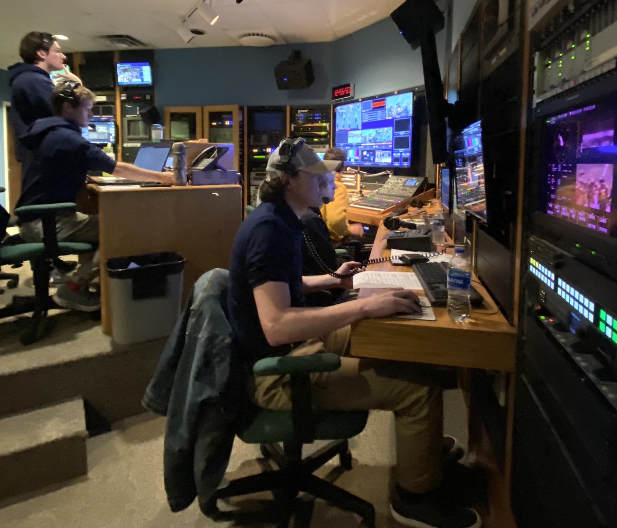 andreafrantz221's tweet photo. ā¦@BVTVstudiosā© control room team is making the magic happen for ā¦ā¦@BuenaVistaUnivā© Alumni who canāt be with us in Storm Lake for #BVUHomecoming today. #DIGIProud ā¦@BVUFootballā© https://t.co/4uMc0hY0zn