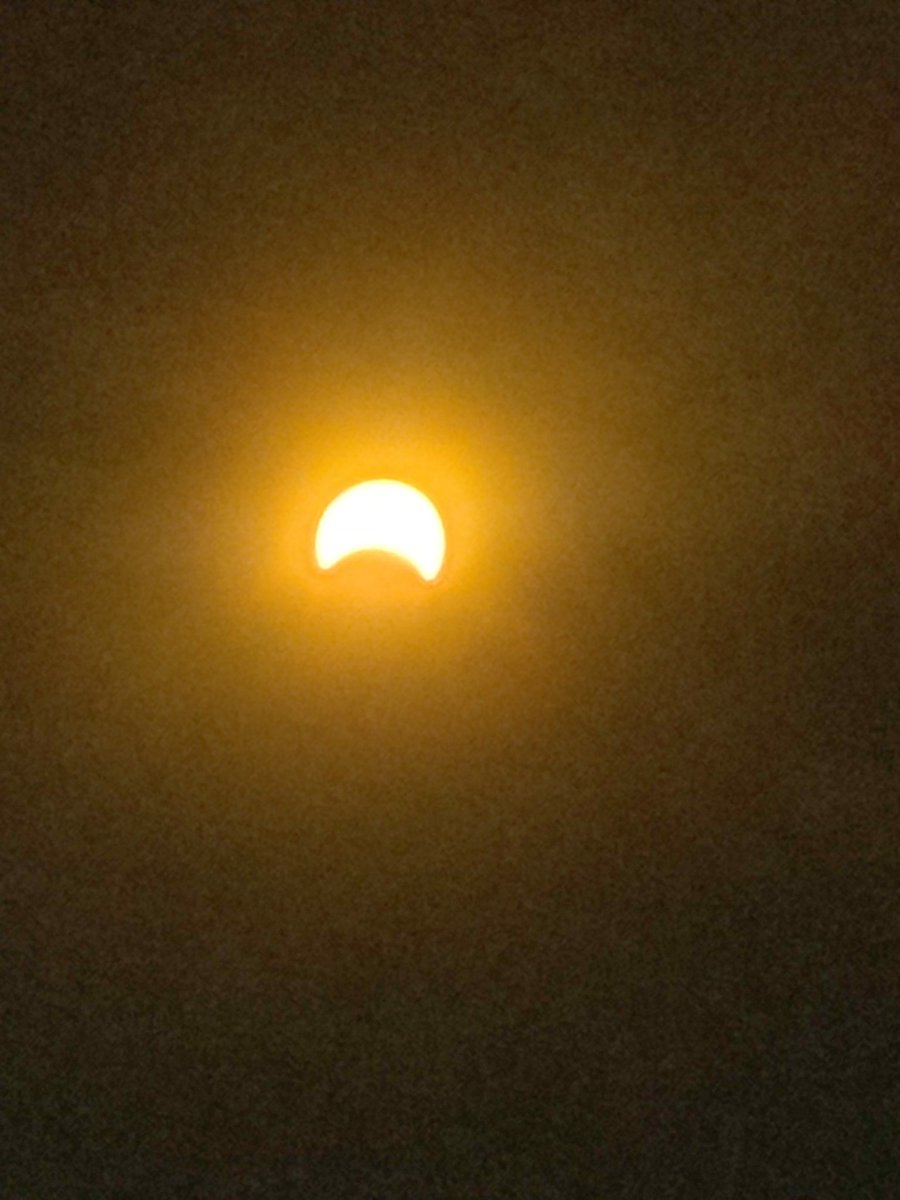 SegaBioTech's tweet image. Today I visited the "El Parque del Norte at Hatillo". It was wonderful to see many communities joining and experiencing today's partial solar eclipse.

Here I share some pictures taken from my phone using an ISO 12312-2  filter (safety first) 

#SolarEclipse