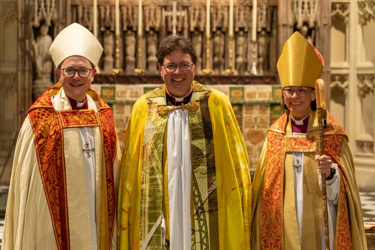 A wonderful service this afternoon at <a href="/nclcathedral/">Newcastle Cathedral</a> for the formal Collation, Induction and Installation of The Reverend Canon Lee Batson as the new Dean of Newcastle. Read more 👉 bit.ly/3RV5xtp