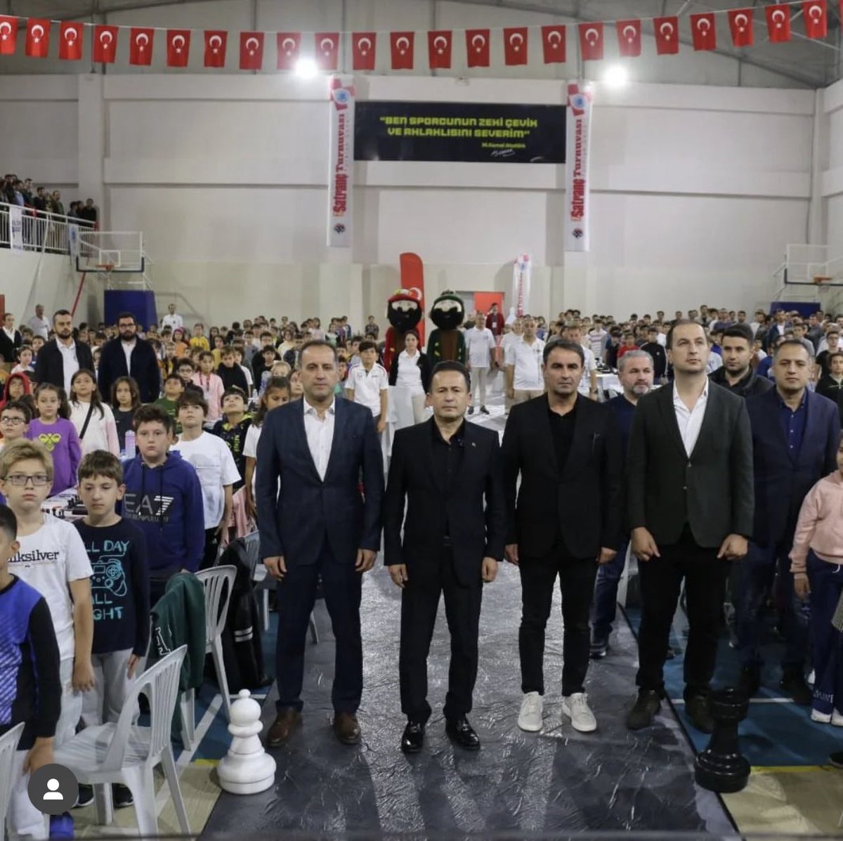 TSFtuzla's tweet photo. Tuzla Belediyesi 100. Yıla Özel Cumhuriyet Bayramı 7. Satranç Turnuvası’ nda 1. Gün sona erdi. Turnuva açılışına Tuzla Belediye Başkanı Sayın Dr. Şadi Yazıcı Tuzla İlçe Milli Eğitim Müdürü Sayın Metin Çangır katıldı. @TuzlaBelediyesi @drsadiyazici https://t.co/UFplL2x74p