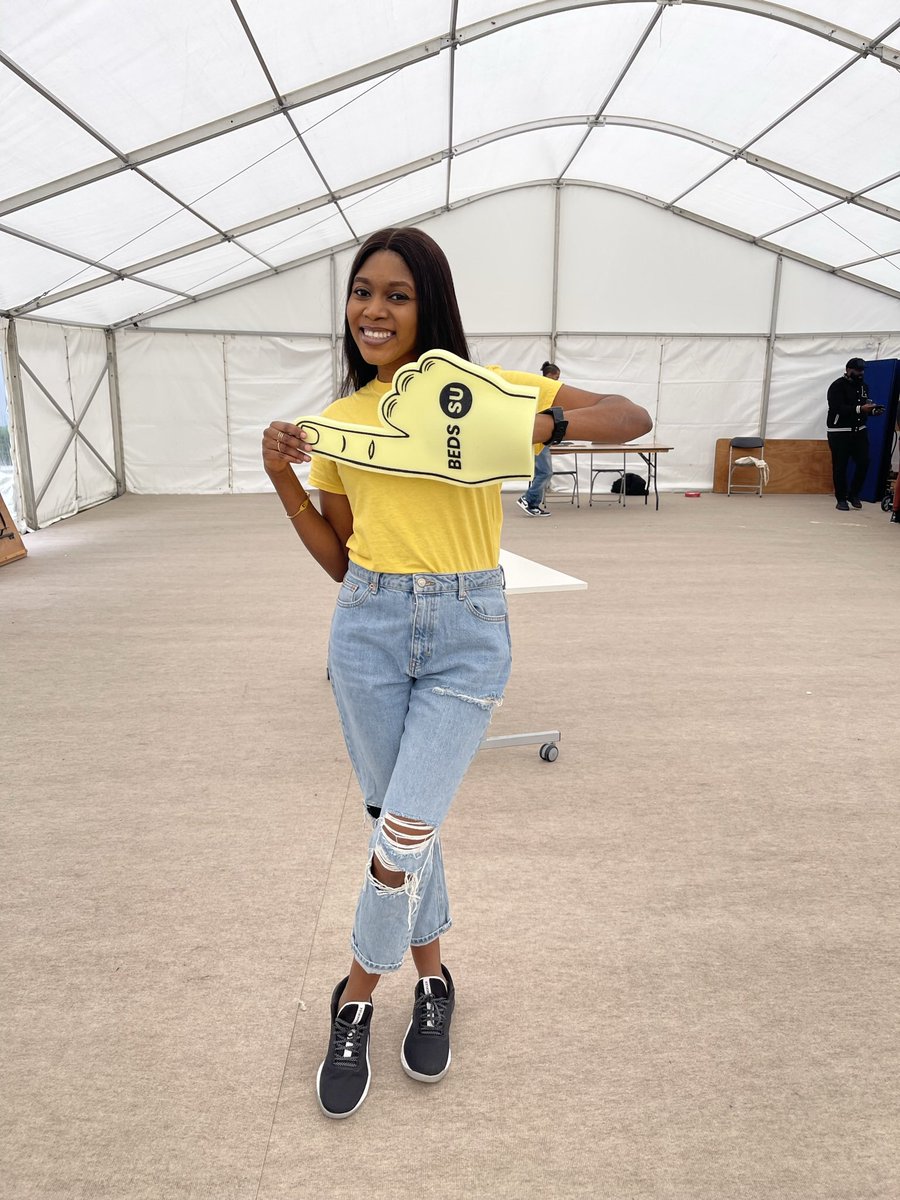 tolulopzy16's tweet photo. Just because itβs been a while you saw me here π Meanwhile I enjoyed every bit of doing this π₯°π₯°
#bedssu
#uniofbeds
#studentambassador
#studentvolunteer https://t.co/6H3hMoXfvX