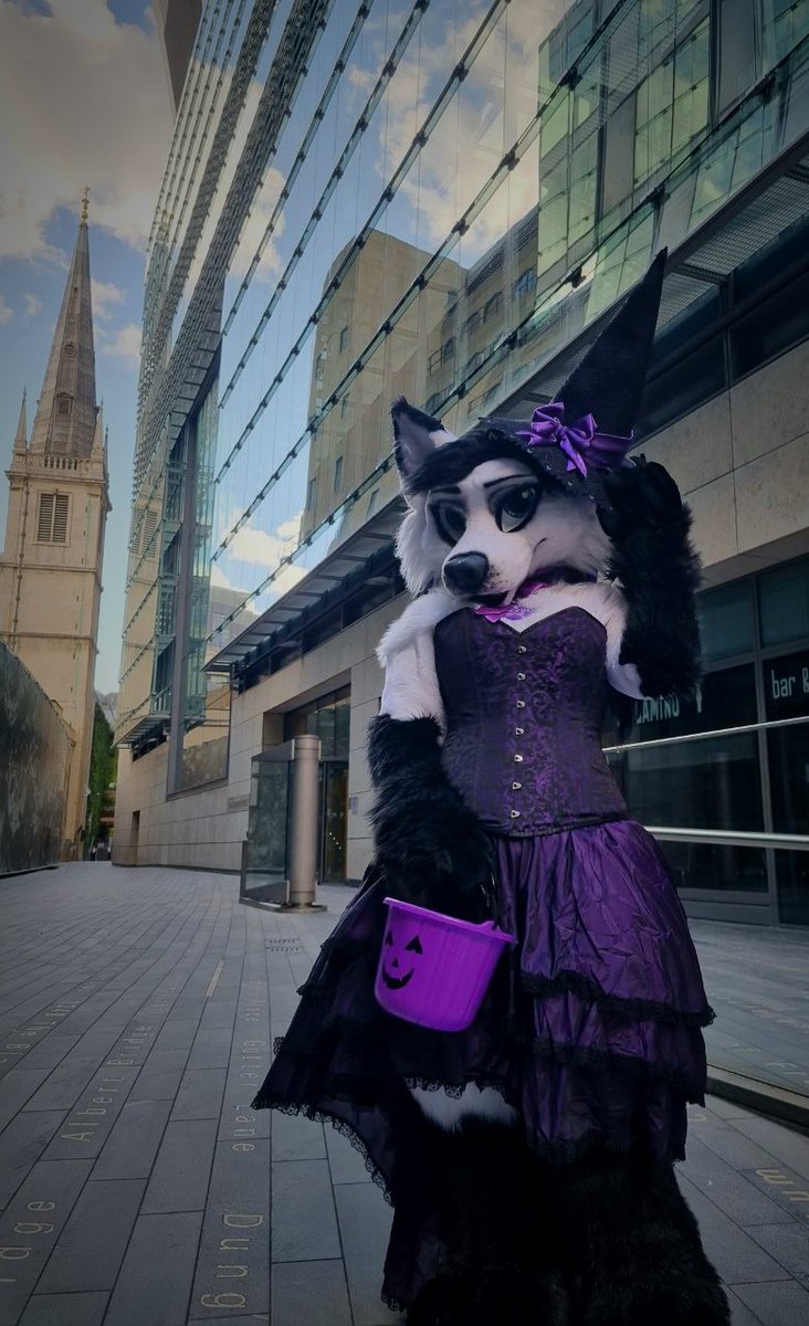 Spooky time 💜