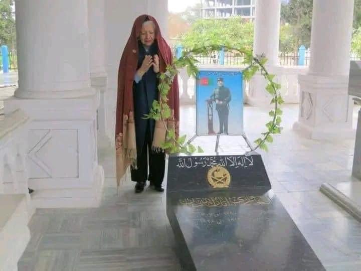 sofia_nawabi2's tweet photo. The princess died, rest in peace

شهزادګۍ وفات شوه 😢 https://t.co/bJLV1BcKvl
