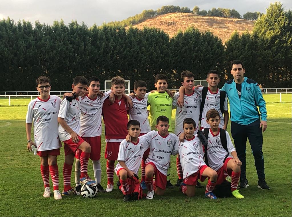 cdburgales's tweet photo. Nuestro Alevin C @cdburgales en el partido de esta tarde en PALLAFRIA contra el @cdarcos_llana 
Seguimos sumando momentos de aprendizaje y formación. 

Gracias a todas las familias por vuestro apoyo ❤️🤍❤️🤍⚽️💫 https://t.co/IEYuYfx08h