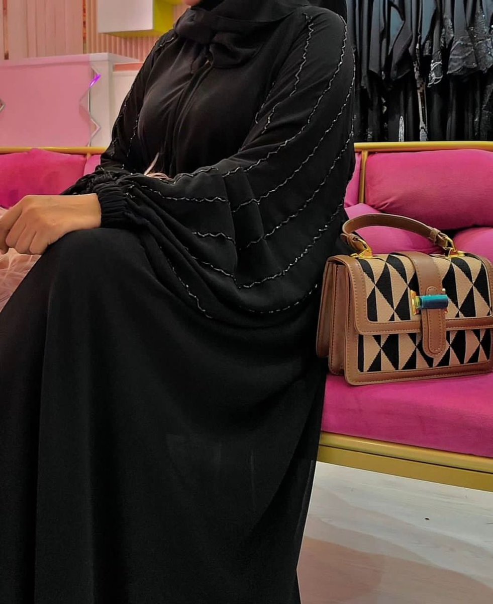 DUBAI ABAYA (ZOOM)
AVAILABLE ON GROUND 
PRICE ; N17,500 ONLY 👌
Sizes; 52,54,56,58,60,62,64

*DELIVERY IS NOT FREE*