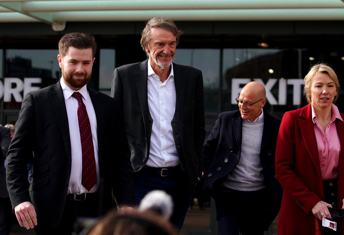 More on Sir Jim Ratcliffe's 25% offer for #MUFC worth around $1.8bn. A breakthrough occurred last month when Ratcliffe restructured his bid. It will now be put for board approval next week.

Ratcliffe plans to be hands on at #MUFC and the deal is contingent on sporting control.🔴