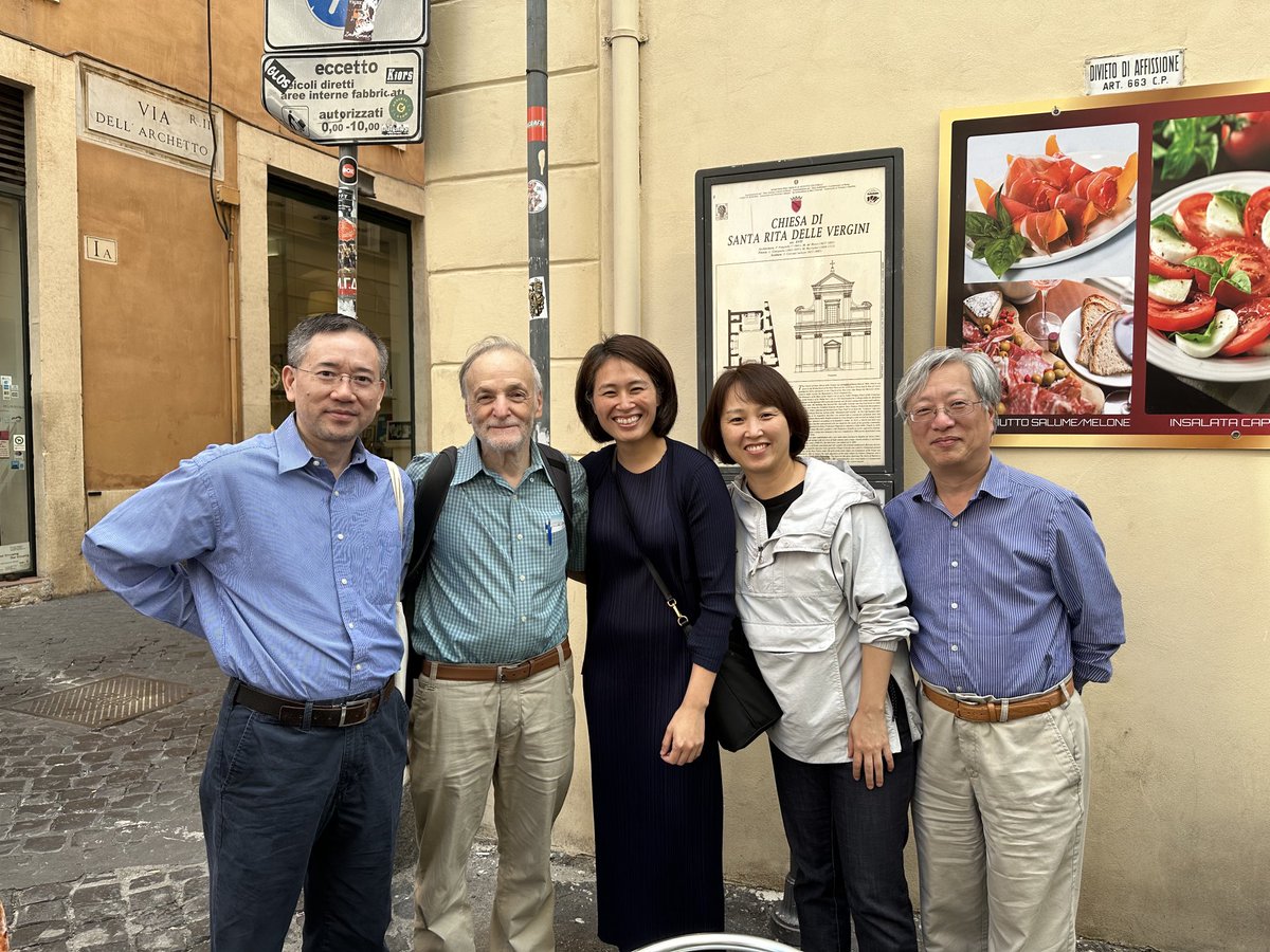 What a wonderful meeting - fantastic talks, making new friends, and catching up with old ones. The #EpigeneticsSocietyMeeting was the event of the season in Rome 🇮🇹