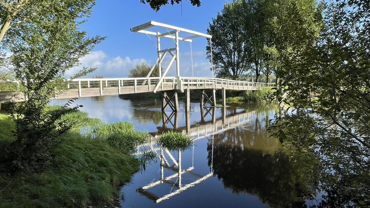 kireneets's tweet photo. Prachtige Giethemerkerkpad brug in de ochtend zon.
@Vechtstromen https://t.co/a2RCnXr8Os