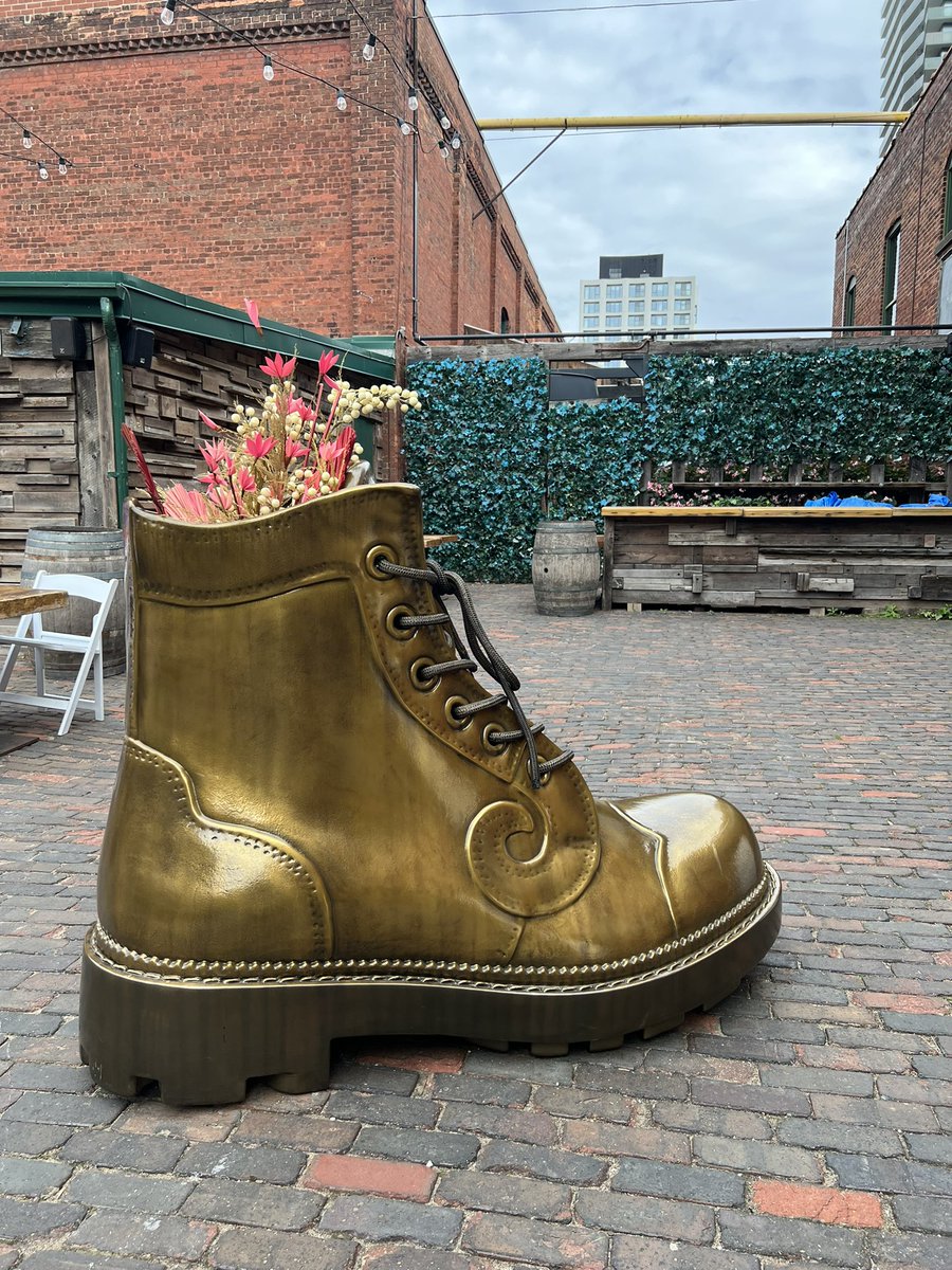 Fluevog's tweet photo. Be sure to snap a photo today with our larger-than-life-size Derby Swirl outside our Distillery Store! #FFEST23 https://t.co/wQNYJZ4AF1