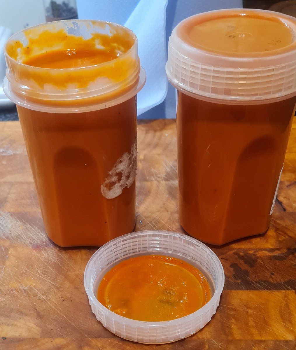 no1sunkfarmer's tweet photo. Oh and i also got the tomato soup done too.
#fromthistothis a taster and a portion apiece for tomorrow's lunch. #cookinfarmer https://t.co/OcGAaYrXKE