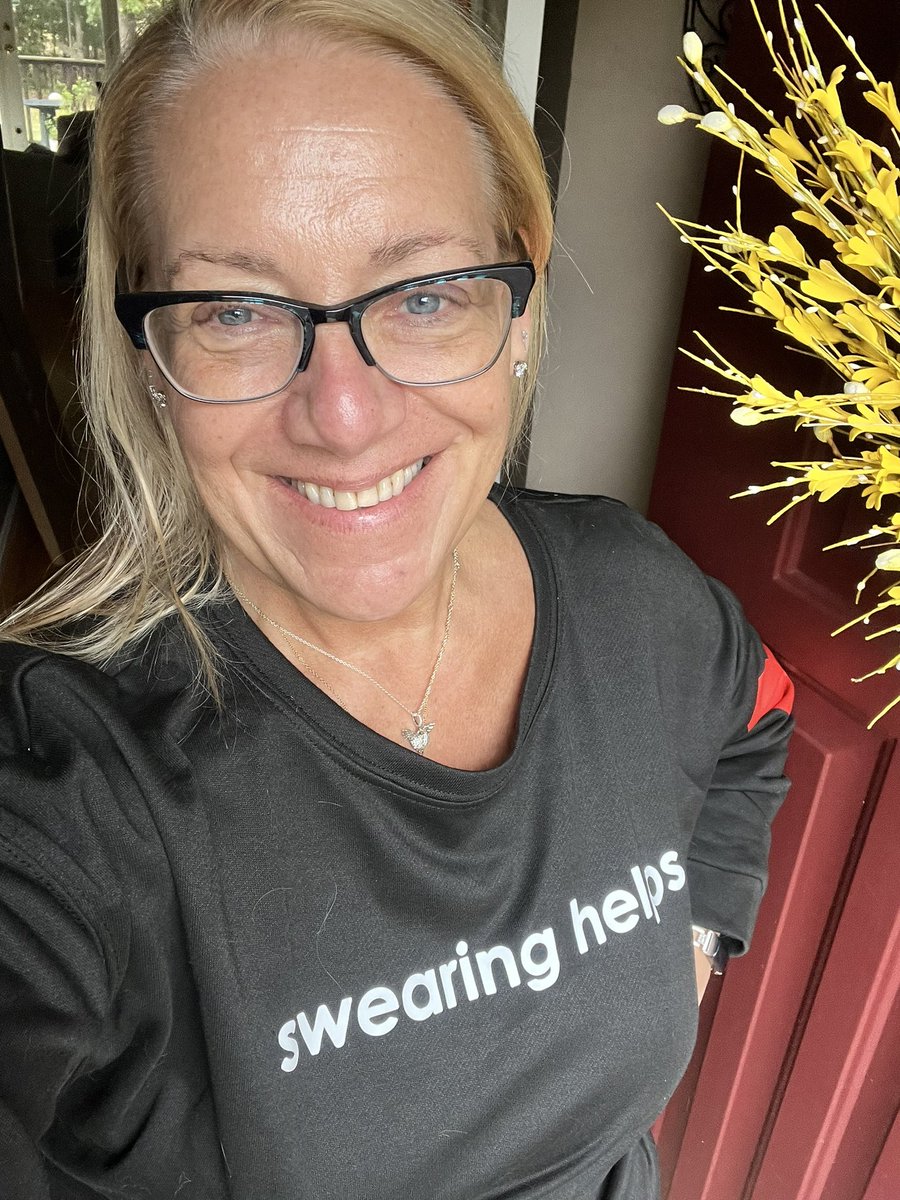CarolHopke's tweet photo. New jumper/sweatshirt…
After the past two weeks ~ personally with family & work 💩; let alone the shit storm that is our world right now. This seemed appropriate to purchase. 🤭😂
(Apropos that it has a ❤️ on the sleeve)
#swearinghelps https://t.co/MgZUSHkbDT