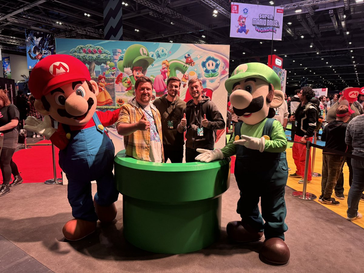 cloud_raccoon's tweet photo. Great few days with @bankieboy12 and @Nunny__ London and #EGX2023 thank you my friends for laughter and memories and sore feet!! https://t.co/ngUyvkUdYk
