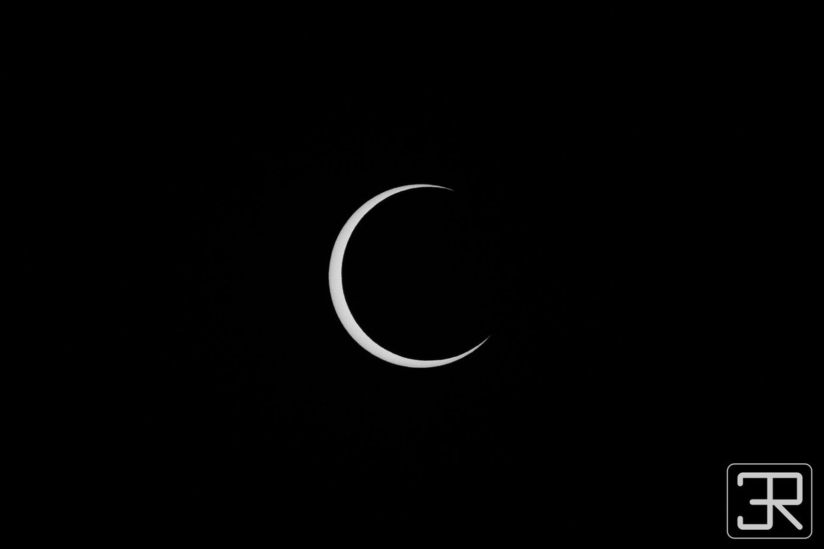 EdwardReali's tweet image. Captured in Austin🔥☀️ #SolarEclipse #Eclipse #RingofFire