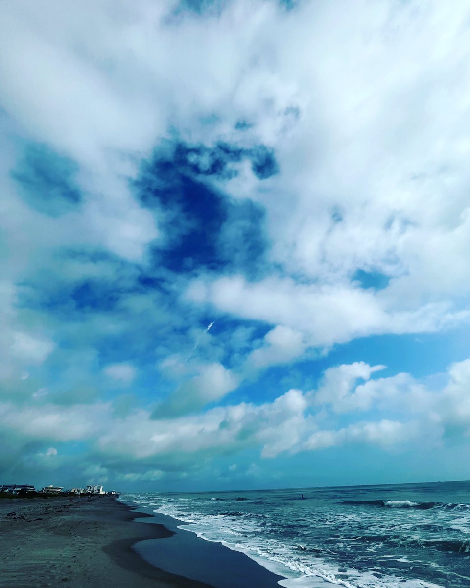 Behind the clouds there was a fantastic #spacex #falconheavy launch for #NASA #MissionToPsyche #spacecoast #cocoabeach