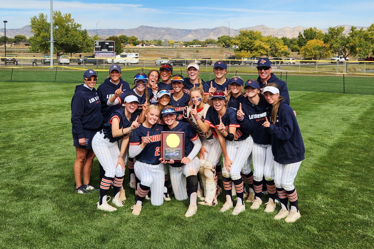 UofACam's tweet photo. How it started. How it's going. @LTfastpitch https://t.co/kpx7CD5C8t