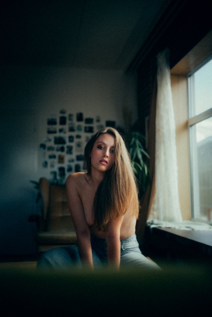 ... Aimée ... 

#leicam240 #voigtländer #noktonclassic #35mm