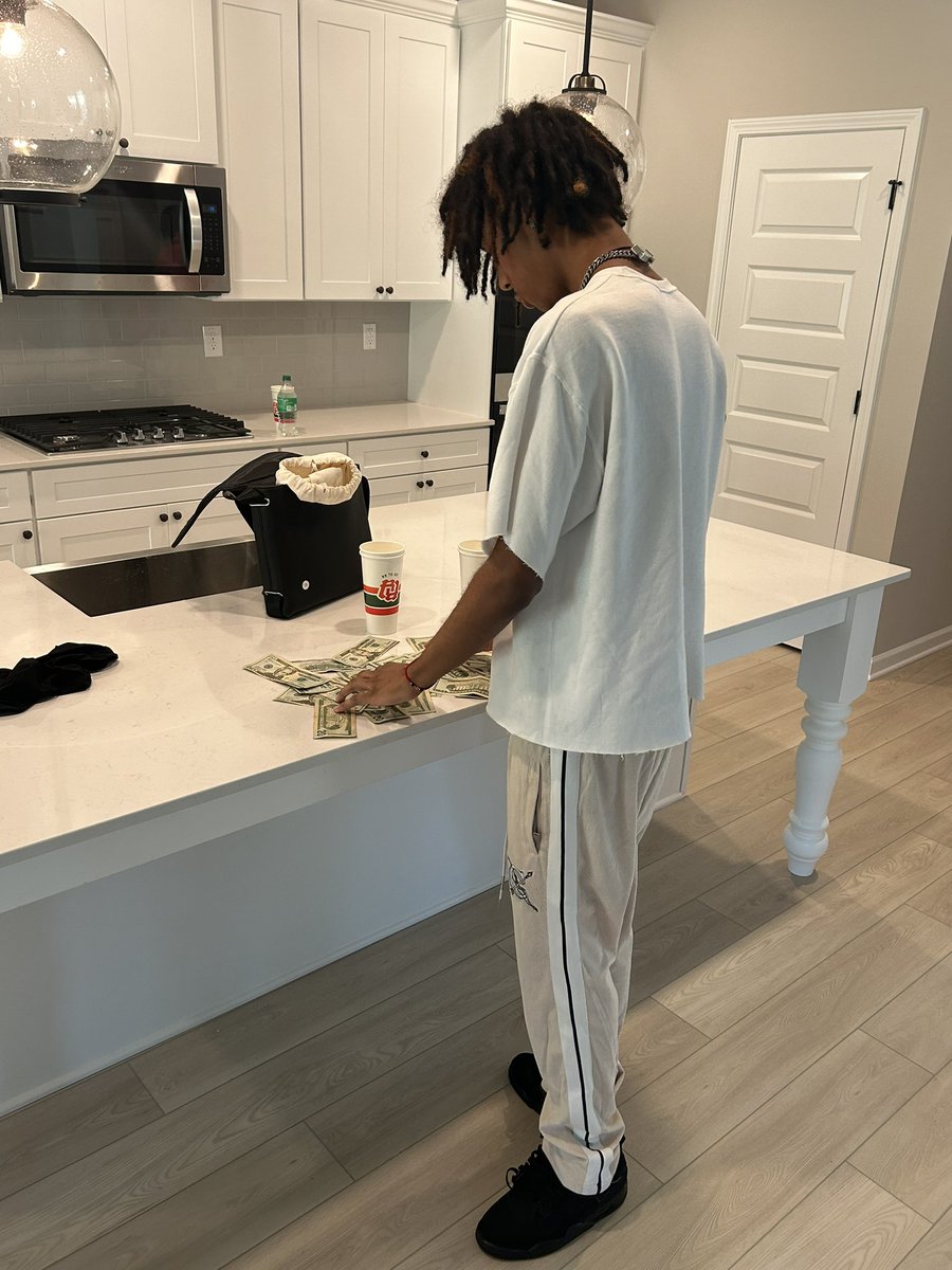 sk5nk's tweet photo. 🥤 https://t.co/bBUCF9Qkb2