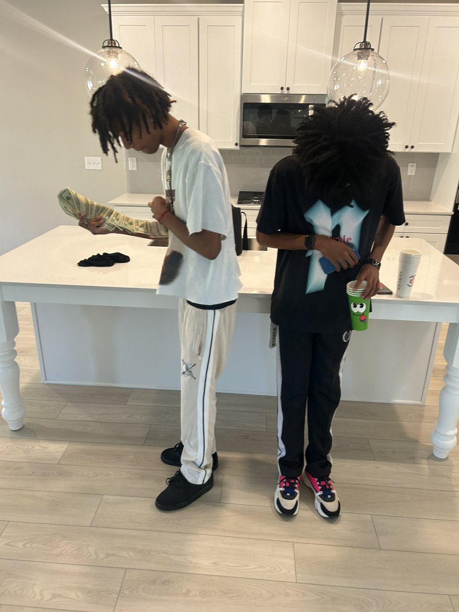 sk5nk's tweet photo. 🥤 https://t.co/bBUCF9Qkb2
