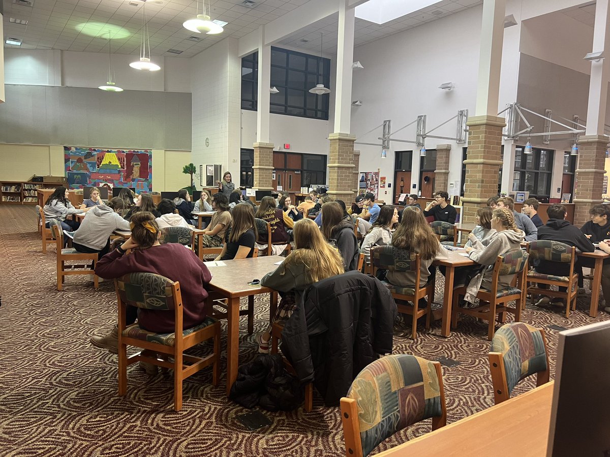 DexterSwimDive's tweet photo. Incredible learning experience about Mental Strength by our team today.  40 athletes got better today! Thank you Jacci Storey (@StoreyJacci) for taking the time to talk to our athletes!  @ms_hansenDHS @DexSwimDive @DreadStrong https://t.co/qnetgqpXG7