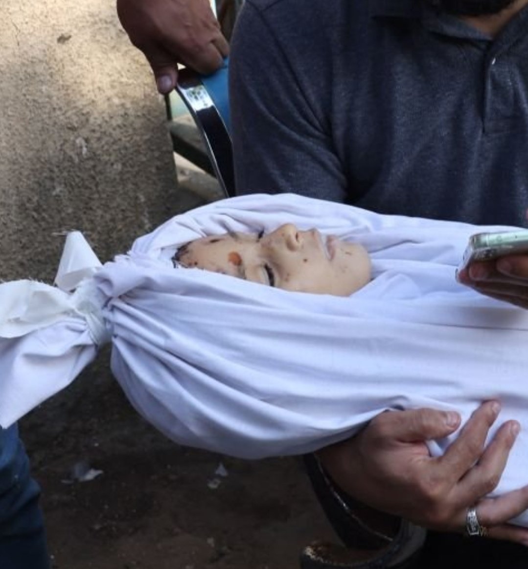 zoo_bear's tweet image. BEWARE OF UGLY PROPAGANDA by Twitter account @YosephHaddad. This propaganda tweet has received more than 3 Million views. He&apos;s using a video of a death child in Gaza to claim that it was a &apos;Plastic Doll&apos;. The number of views on this videos. There are images of this kids clicked…