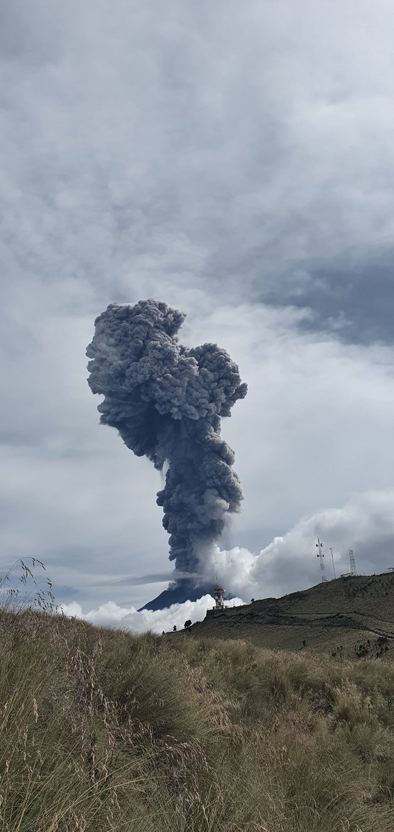 Cizaroflake's tweet photo. Popocatépetl en Acción ! 🏔😎🔝#popocatepetl https://t.co/GtFglbagoA
