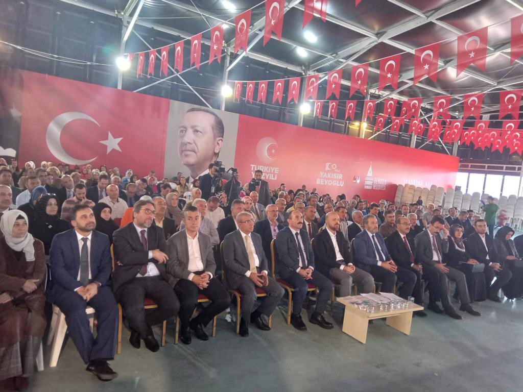 istanbuledp's tweet photo. @iedpOkulAile tarafından düzenlenen İstanbul Okul Aile Birliği Bilinçli Aile Forumu; ,ilçe sorumluları , @istanbulilmem @istanbulash @istanbulilmüftülüğü ilçe müdürleri ,@iedp icra kurulu başkanları katılımlarıyla https://t.co/pNDMOpU9To büyük bir aileyiz https://t.co/9KdtjUx1gU