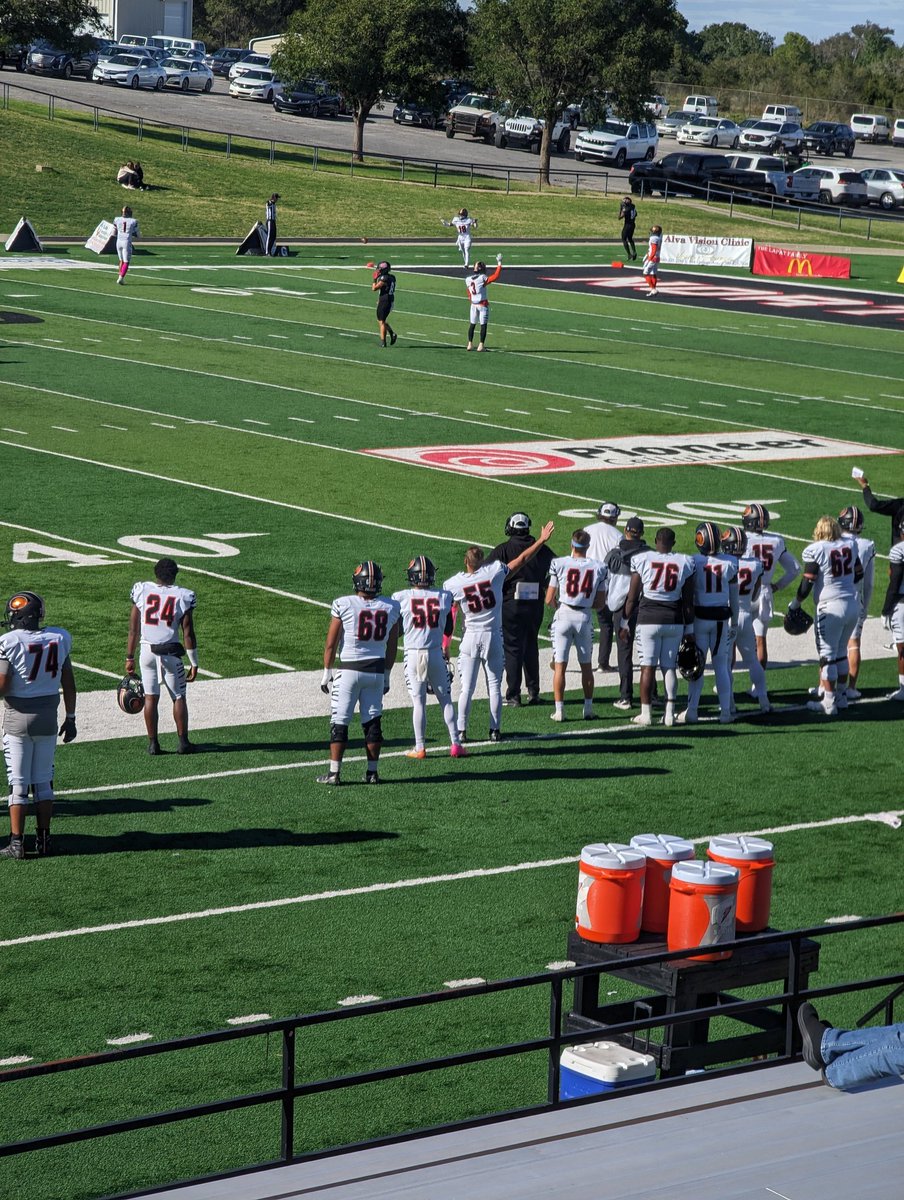 SaraHousley74's tweet photo. Love watching @JHousley55 and the @ECUTigersFB play. #doublenickle #GoTigers #onceatigeralwaysatiger https://t.co/d6qgiyZz7x