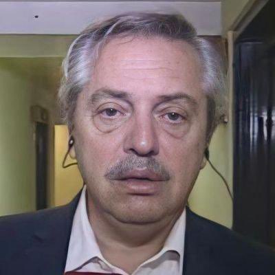 bjs_alejo2's tweet photo. me fui a cortar el pelo y me cobraron 2.600 pesos me quede mirando al peluquero asi https://t.co/wchqXdfLFA