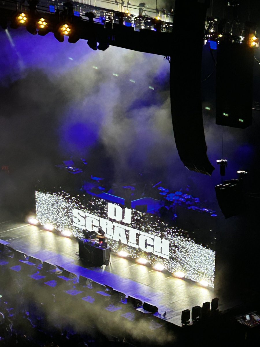 My absolute fav dj 💖 the Legendary DJ SCRATCH killin’ it last night #yeg #50yearsofhiphop #djscratch #wutangclan #nas #delasoul seriously had me bowing down