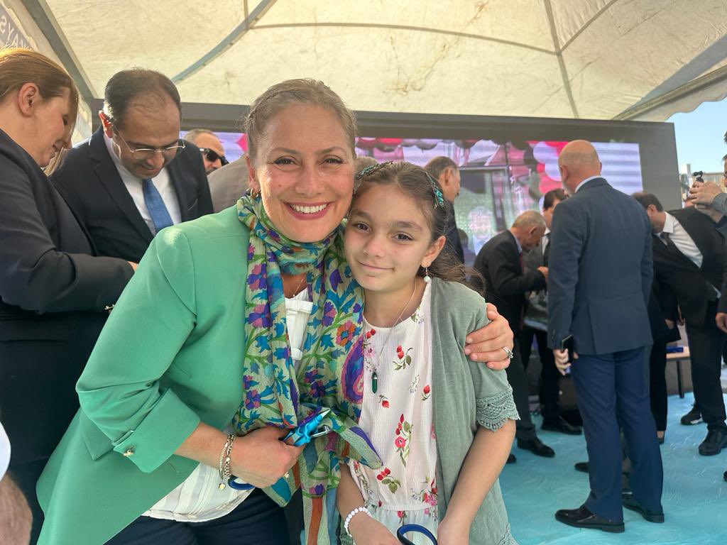 EmineTimucin's tweet photo. Çevre,Şehircilik ve İklim Değişikliği Bakanımız Sn. @mehmetozhaseki’nin katılımlarıyla Hayırsever ve Melikgazi Belediyemiz işbirliğiyle yapılan Murat Kantarcı Bilim ve Sanat Merkezi ile Süheyla Kantarcı Aile Sağlığı Merkezi ve Sağlıklı Hayat Merkezi'nin açılışını gerçekleştirdik. https://t.co/fiw6xse6Sd