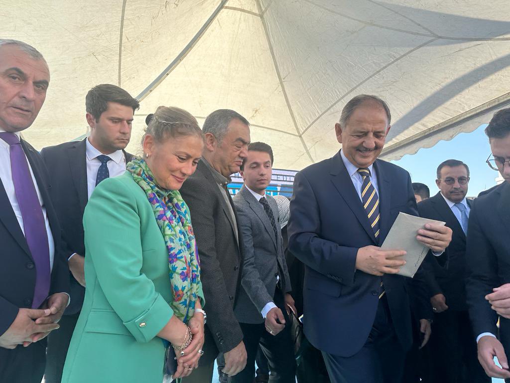 EmineTimucin's tweet photo. Çevre,Şehircilik ve İklim Değişikliği Bakanımız Sn. @mehmetozhaseki’nin katılımlarıyla Hayırsever ve Melikgazi Belediyemiz işbirliğiyle yapılan Murat Kantarcı Bilim ve Sanat Merkezi ile Süheyla Kantarcı Aile Sağlığı Merkezi ve Sağlıklı Hayat Merkezi'nin açılışını gerçekleştirdik. https://t.co/fiw6xse6Sd
