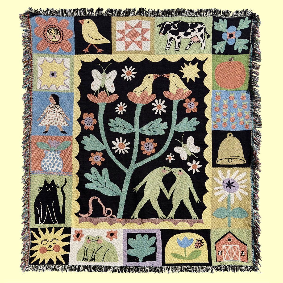 pophiesage's tweet photo. Blankets arrive in the shop TOMORROW!🍎🦋🔔🎃🧺 https://t.co/8EyT212At5